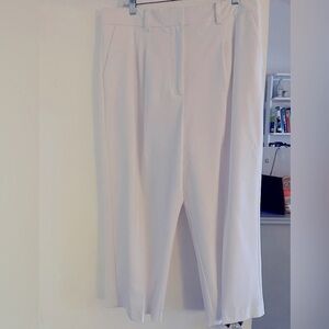 Halogen women’s wide-leg pants. Worn once. Excellent condition. Size 16.